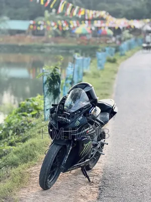 ইয়ামাহা আর১৫ ভি৩ ২০১৯ ব্ল্যাক