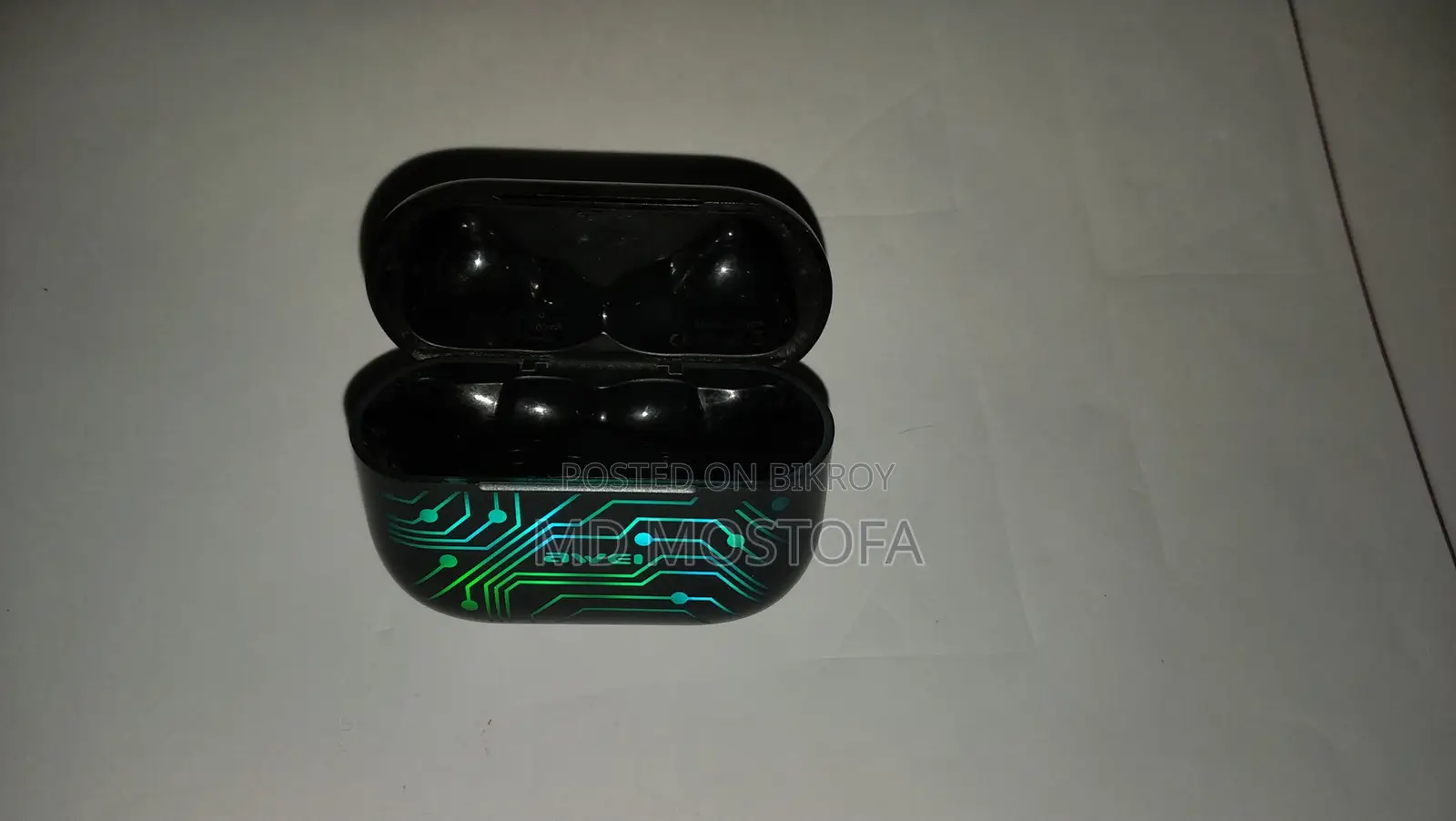 Awei T29 Pro কেস ইয়ারবাড সহ (কাজ করে না)
