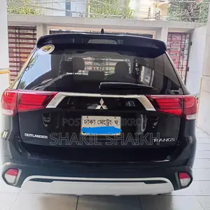 Mitsubishi Outlander 2022 Black