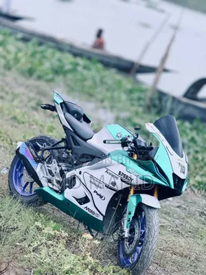 Yamaha R15M 2024 Silver