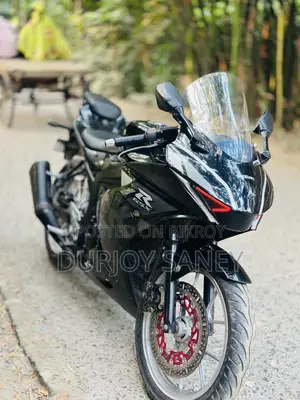 Suzuki GSX-R150 ২০১৯ কালো