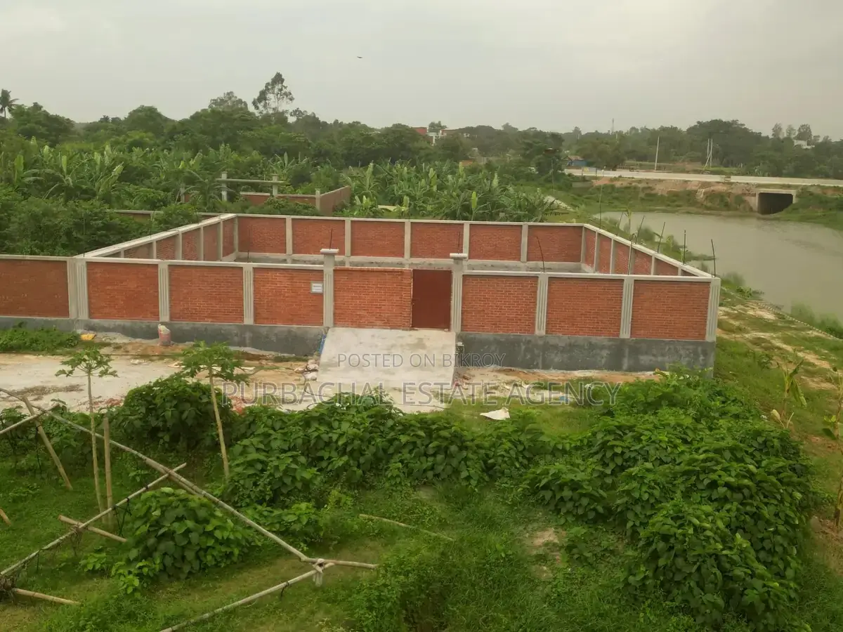 লেকের কাছে ১০ কাঠার প্লট - পূর্বাচল সেক ১৭