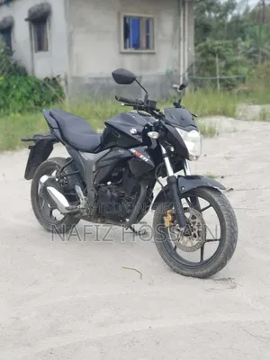 সুজুকি জিক্সার ২০২৩ ব্ল্যাক