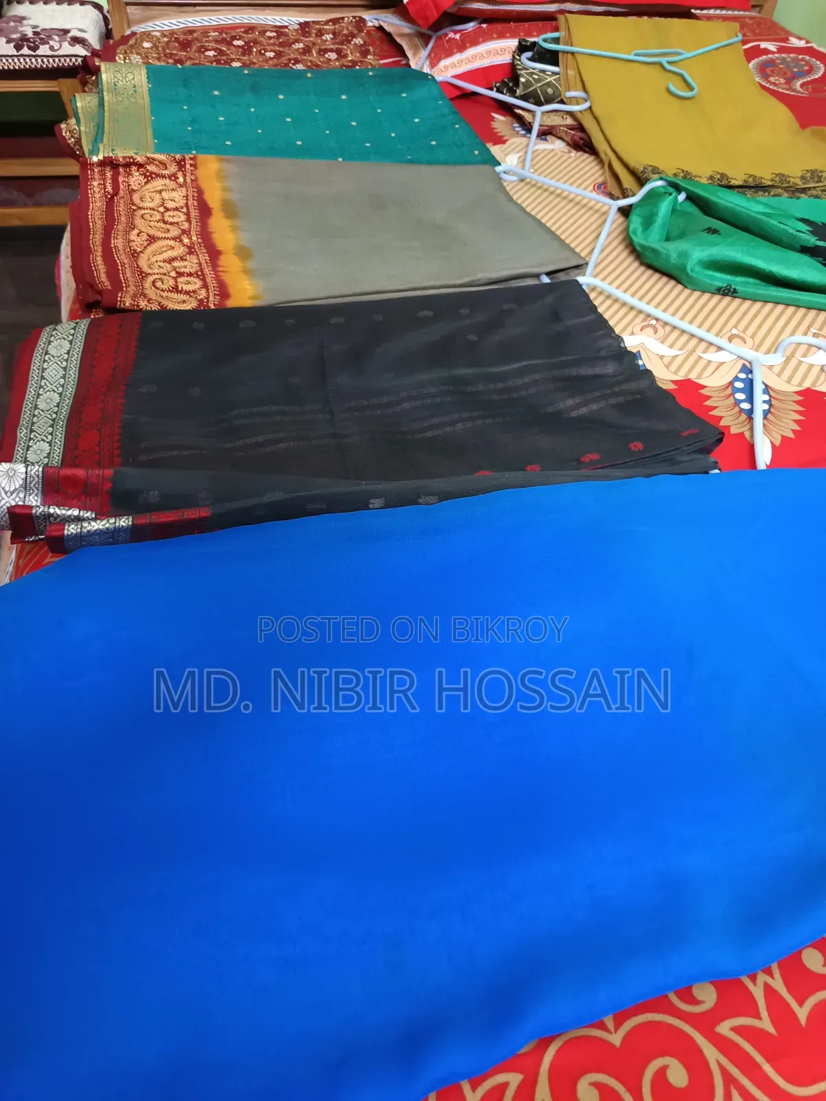 ন্যায্যমূল্যে বিভিন্ন ধরনের শাড়ি বিক্রি করা হবে!