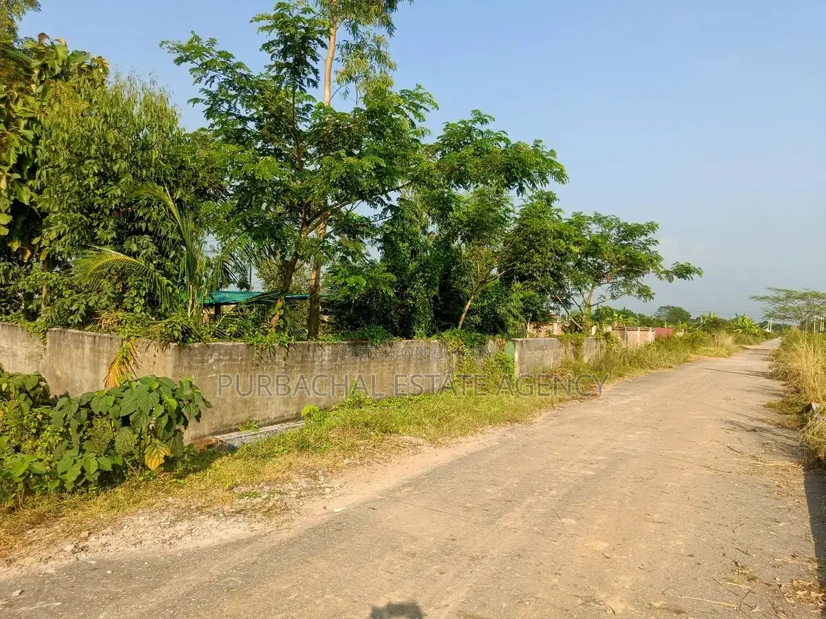 রাজউক পূর্বাচল সেক্টর ২৫: ১০০ ফুট রাস্তার কাছে দক্ষিণমুখী ৩ কাঠার প্লট