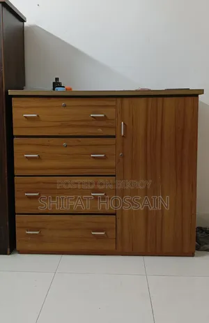 ১.৫ বছর ব্যবহৃত ওয়ার্ডরোব বিক্রয়ের জন্য