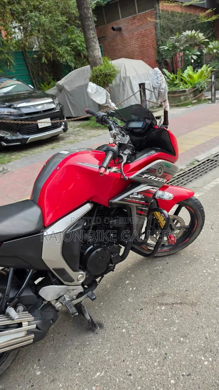 Yamaha Fazer FI V2 2022 Red