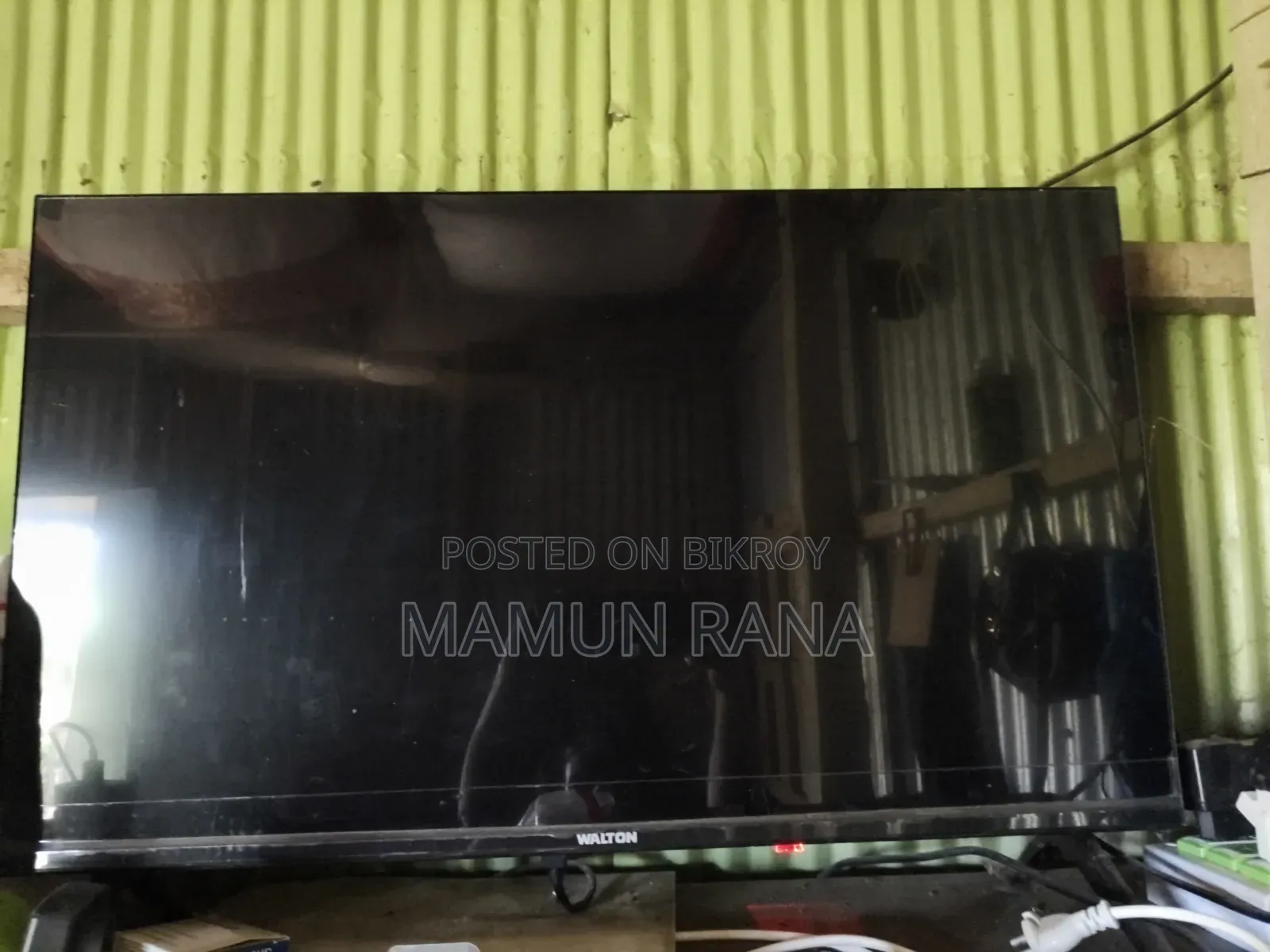 Walton 813 Mm Smart TV