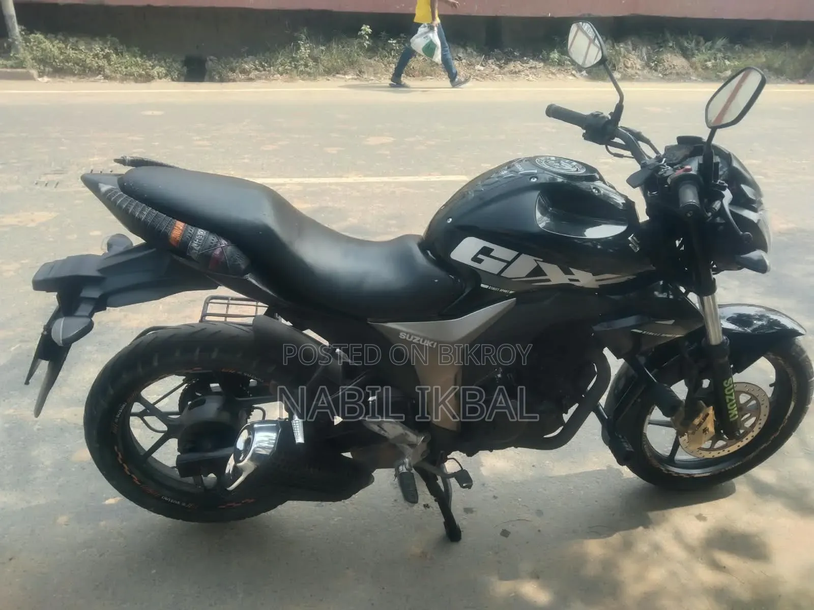 সুজুকি গিক্সার ২০২২ ব্ল্যাক