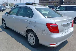 টয়োটা অ্যাক্সিও ২০২১ সিলভার