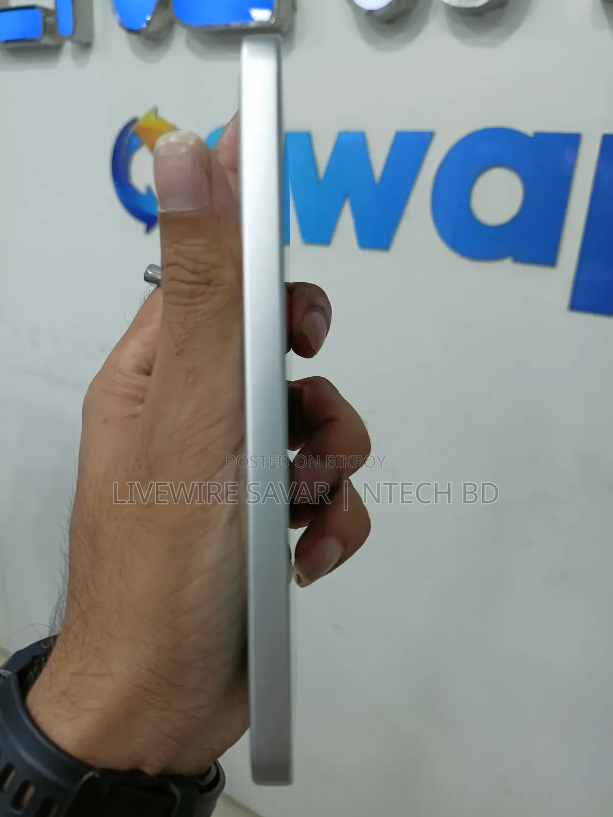 অপো এফ৩৩ প্রো ২৫৬ জিবি