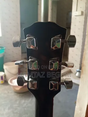 Axe 48c/Bs Guitar