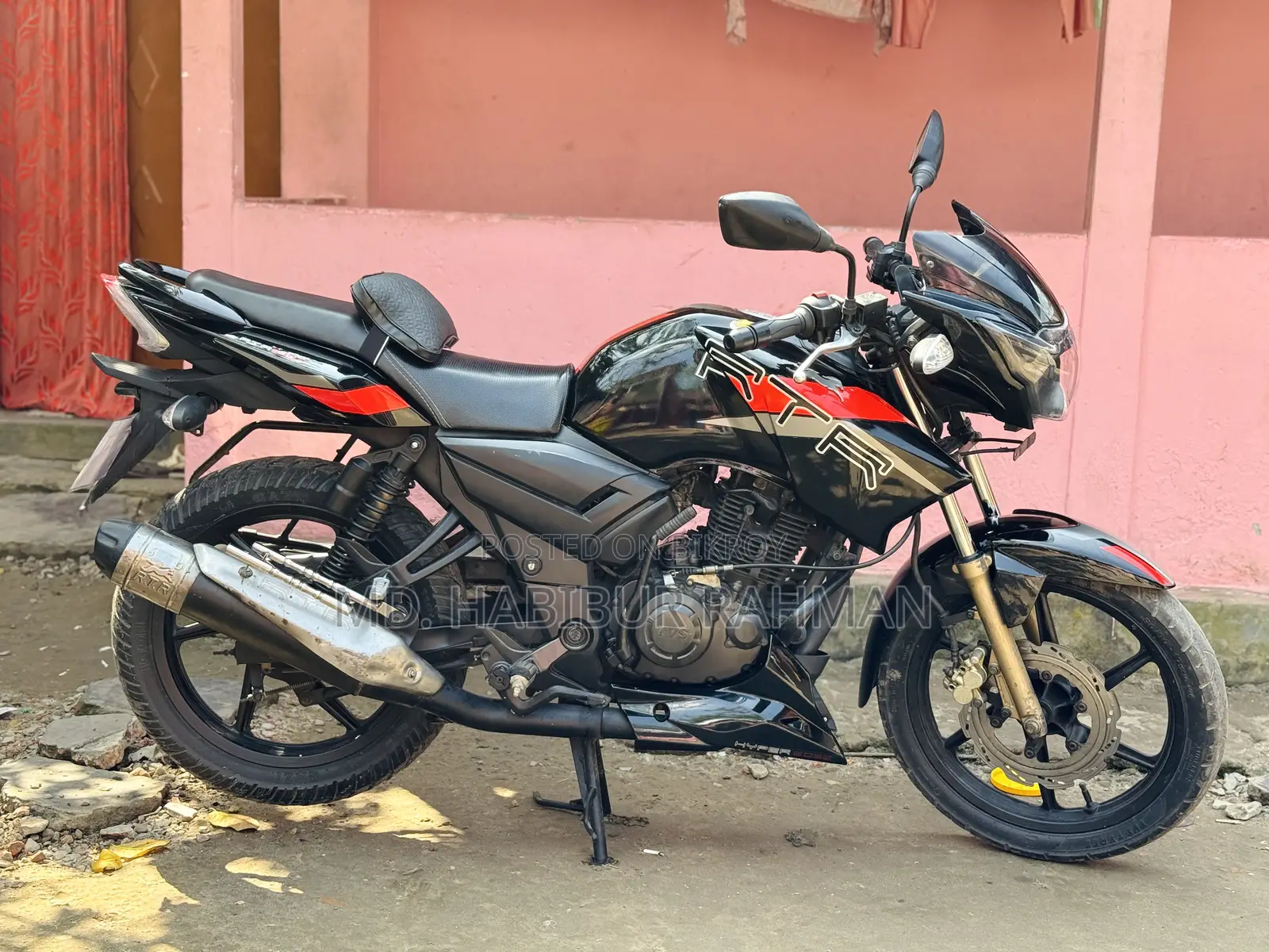 টিভিএস অ্যাপাচে আরটিআর ১৬০ ২ভি ২০২২ কালো