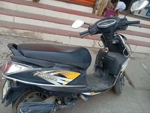 হিরো প্লেজার ২০১৯ হোয়াইট
