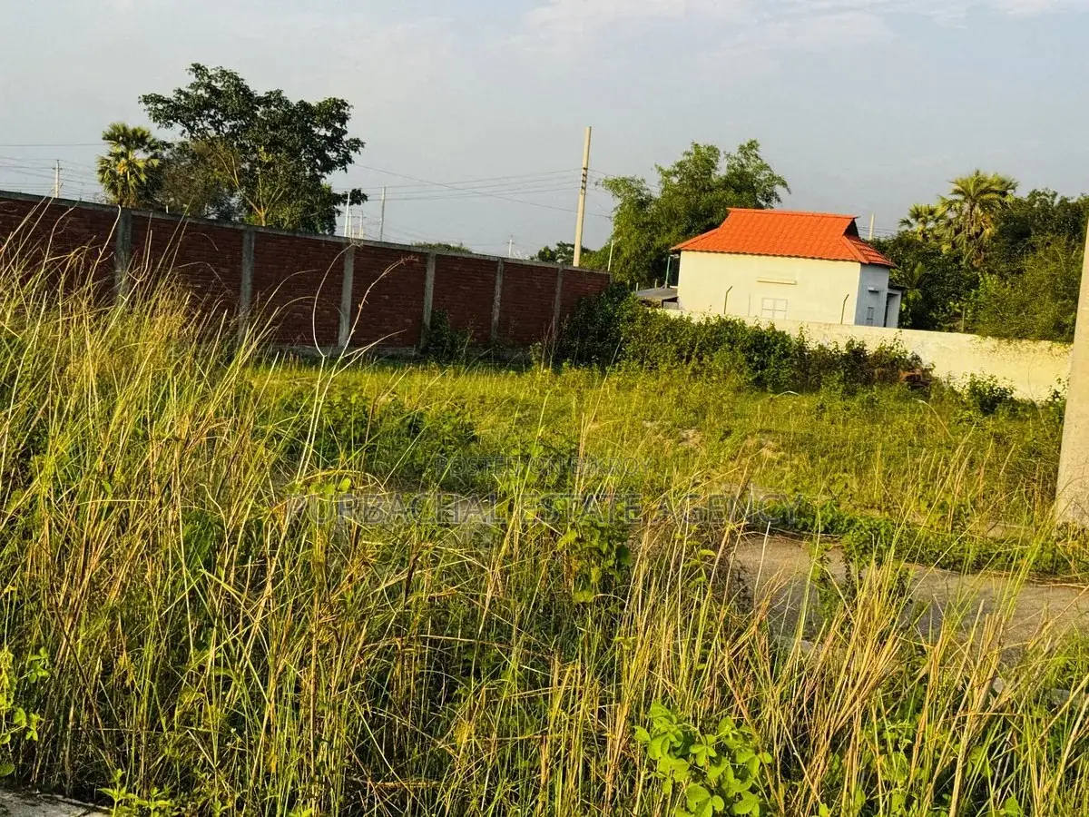 খেলার মাঠের কাছে: ৩ কাঠার কর্নার প্লট, পূর্বাচল সেক্টর ২১