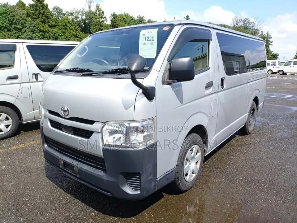 Toyota HiAce 2021 Silver