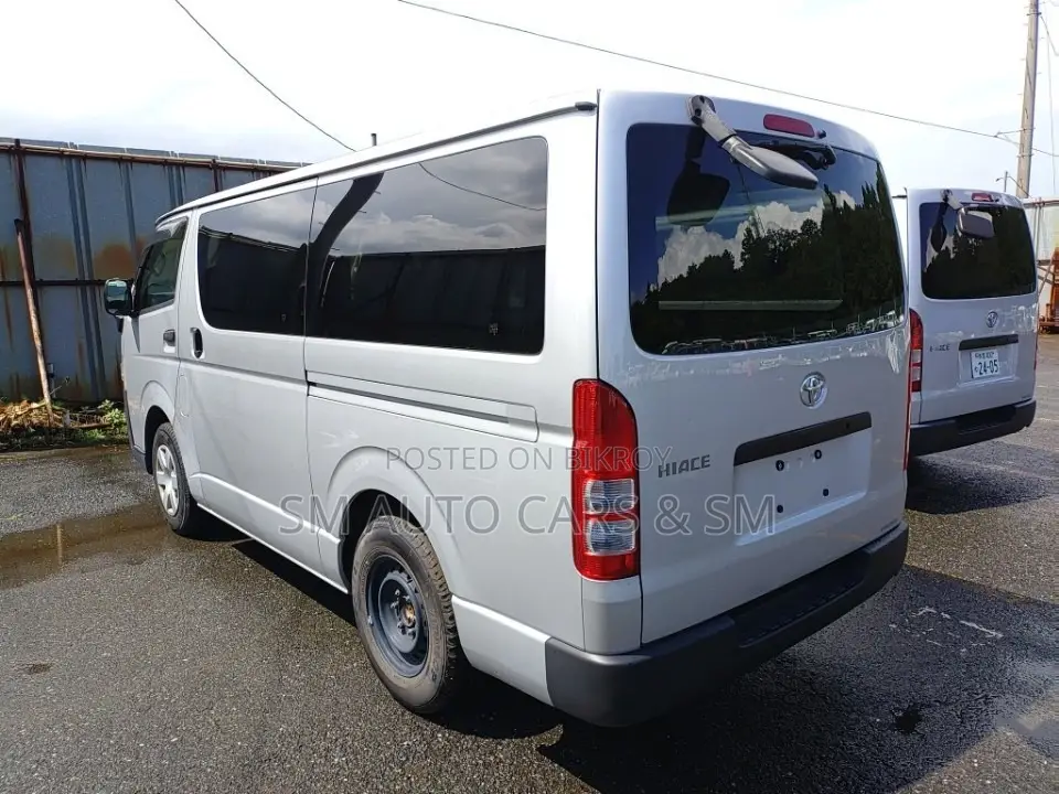 Toyota HiAce 2021 Silver