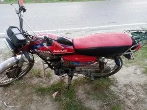 হোন্ডা ১৯৯৫ লাল