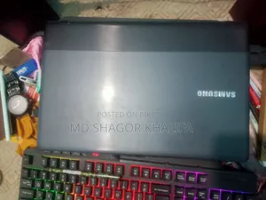 Laptop Samsung NP300E4V 4GB Intel Core i3 HDD 256GB
