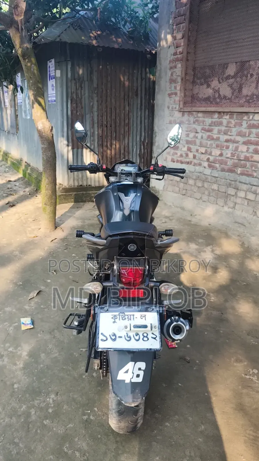 ইয়ামাহা এফজেডএস ভি২ ২০২৪ কালো