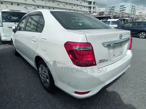 টয়োটা অ্যাক্সিও ২০২১ হোয়াইট