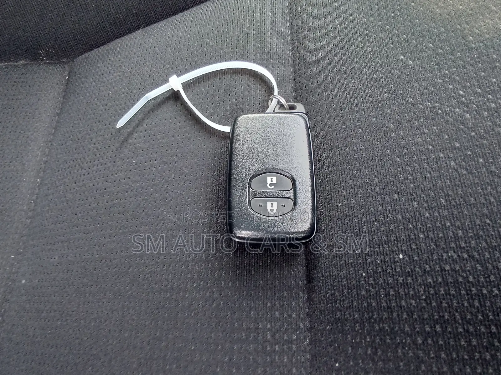 টয়োটা অ্যাক্সিও ২০২১ হোয়াইট