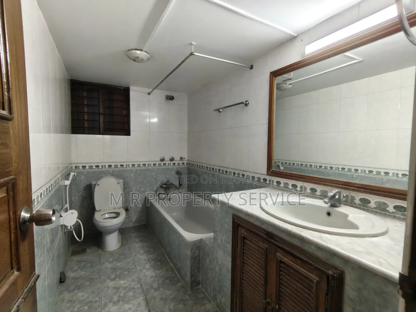 4 Bedroom Apartment in Gulshan for rent