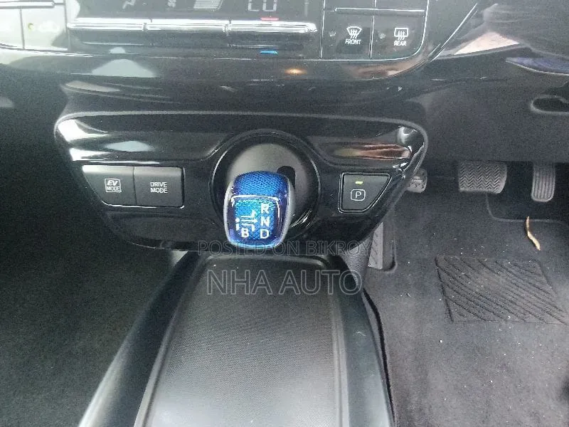 টয়োটা প্রিউস ২০২১ সিলভার