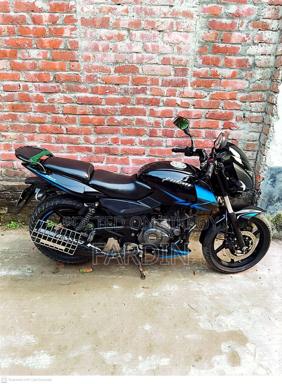Bajaj Pulsar 150 2023 Blue