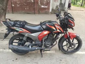 টিভিএস স্ট্রাইকার ১২৫ ২০১৮ লাল