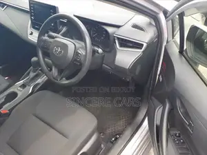 Toyota Corolla 2021 Silver