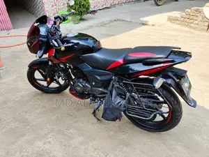 বাজাজ পালসার ১৫০ ২০২০ লাল