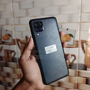 স্যামসাং ১২৮ জিবি কালো