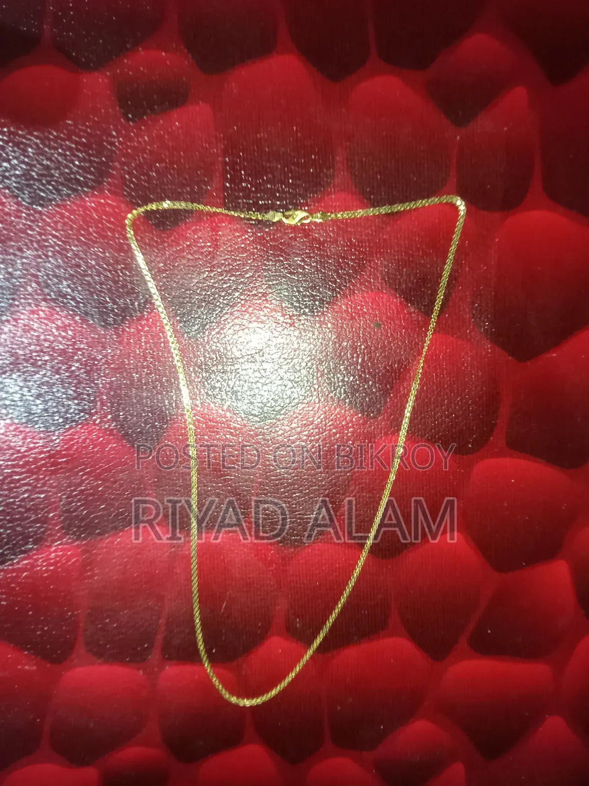 A gold chain will be sold