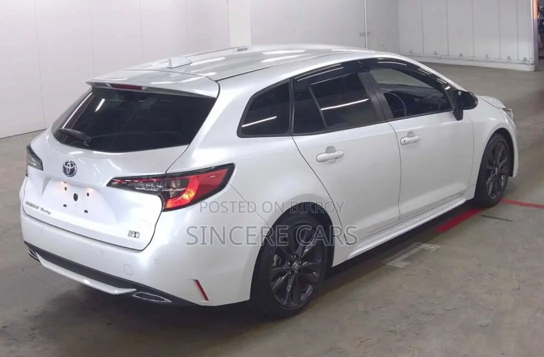 Toyota Corolla Touring 2021 Pearl
