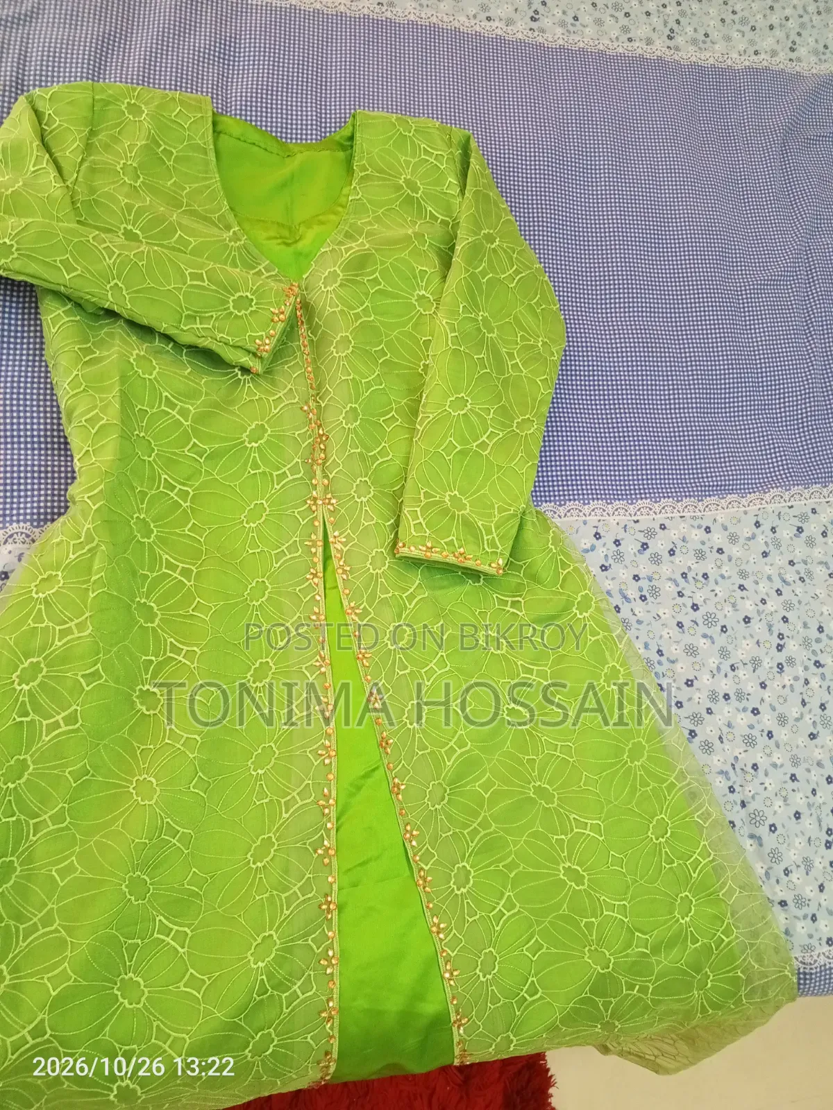 A beautiful gown, 54 size, 44 body