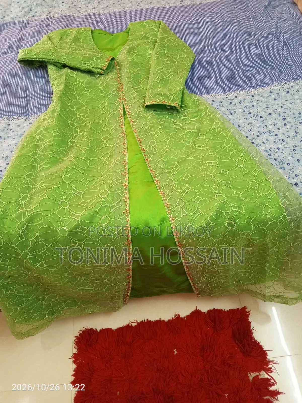A beautiful gown, 54 size, 44 body