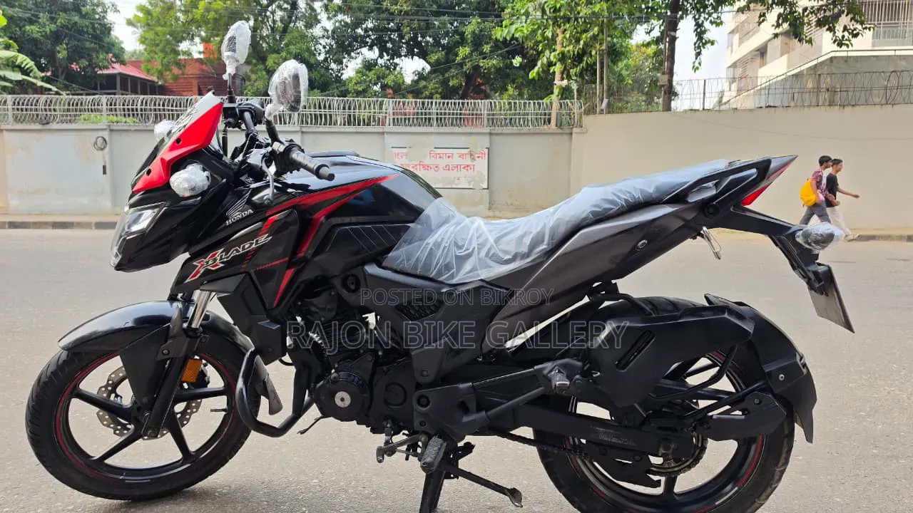 হোন্ডা এক্স-ব্লেড ১৬০ ২০২৩ ব্ল্যাক
