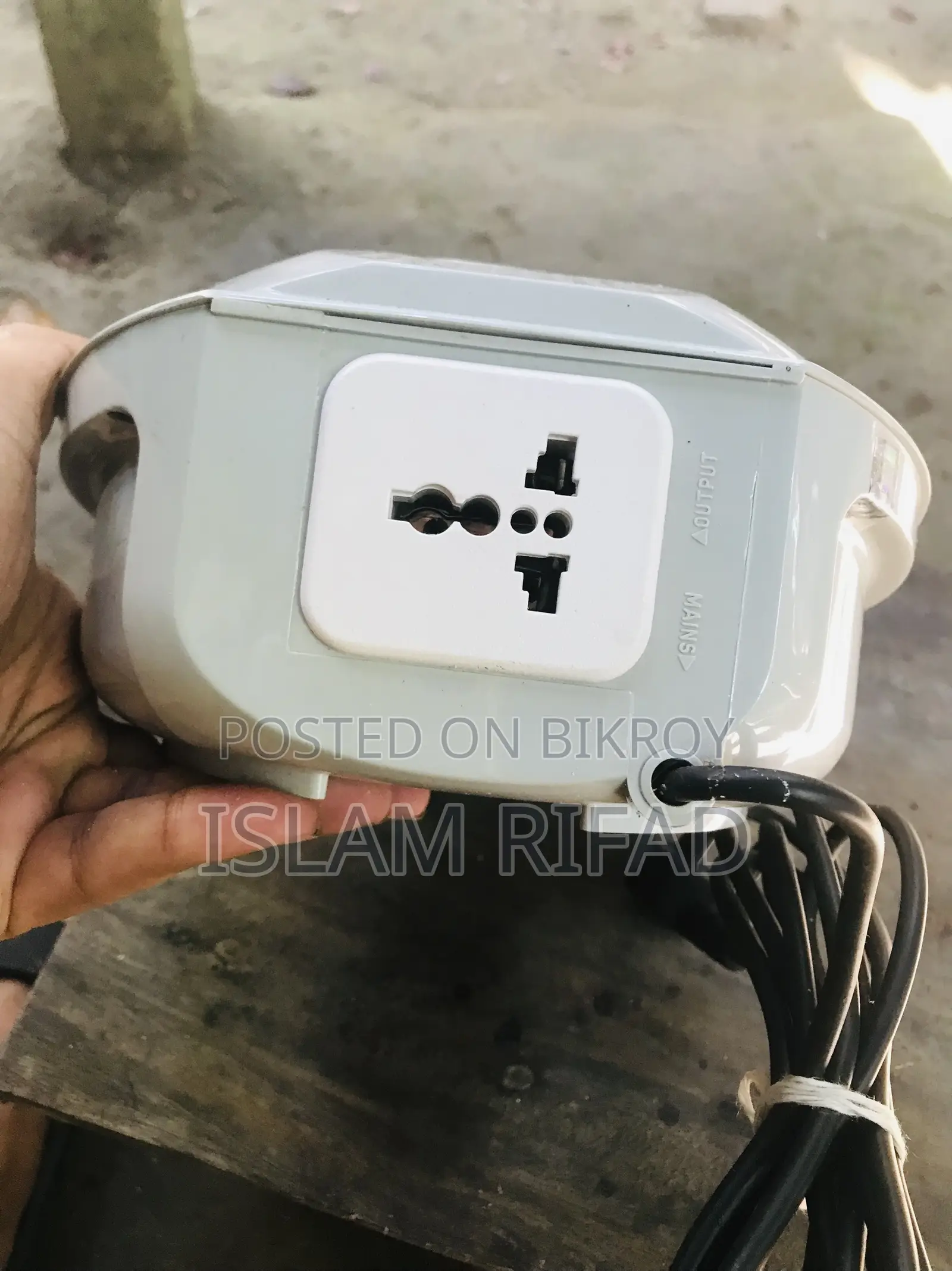 ইলেকট্রনিক ভোল্টেজ স্টেবিলাইজার