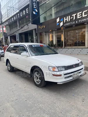 Toyota Corolla 2000 White