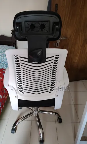 White V-Mesh Classic Office Chair