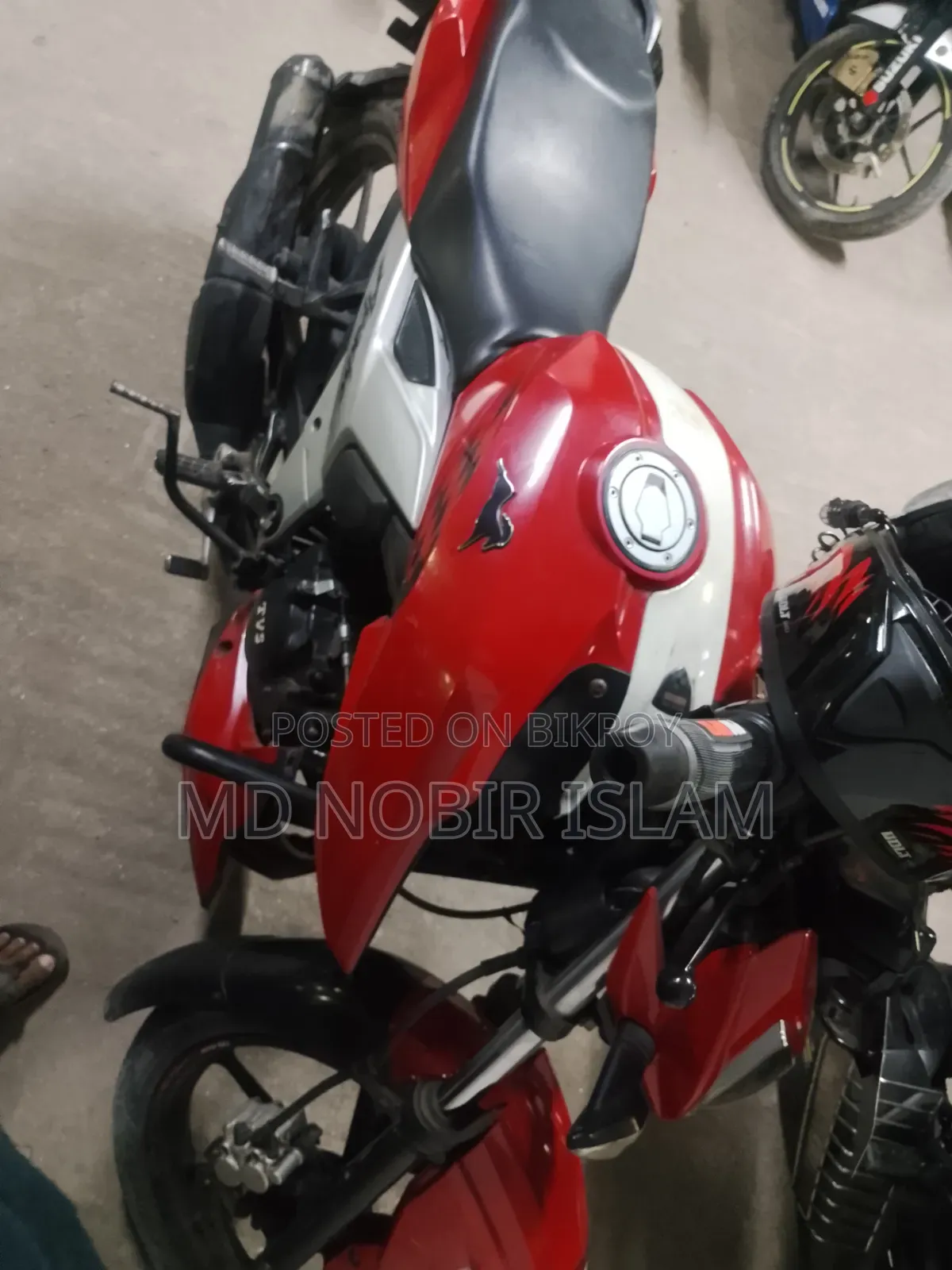 TVS Apache 160 4V 2019 Red