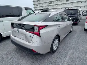 Toyota Prius 2021 Beige