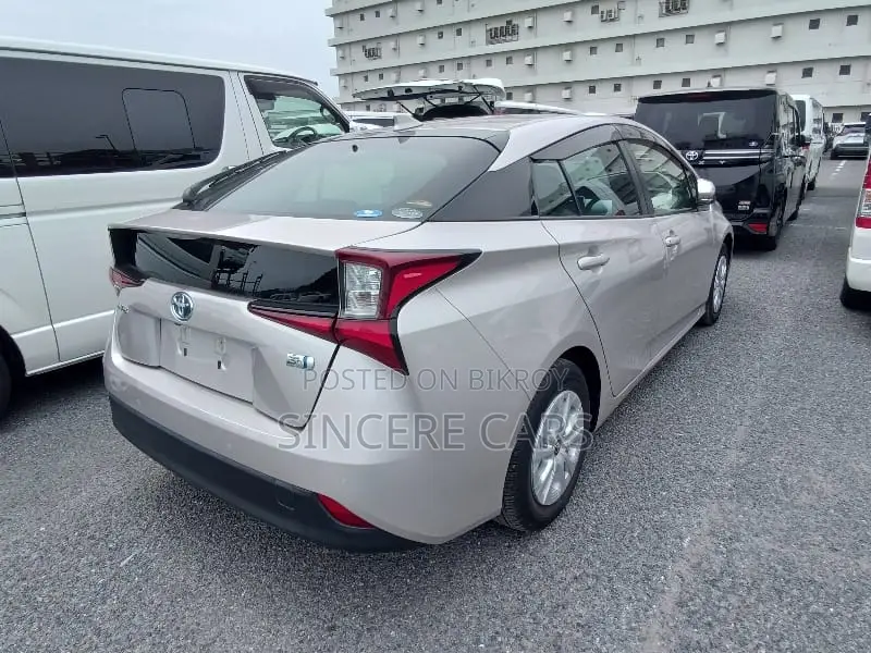 Toyota Prius 2021 Beige