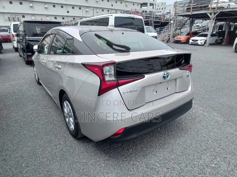 Toyota Prius 2021 Beige