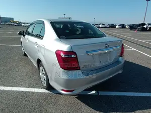 Toyota Axio 2021 Silver