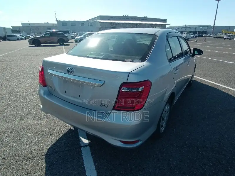 Toyota Axio 2021 Silver