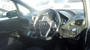 Toyota Noah 1.8 Front-Wheel Drive Hybrid (7 seater) 2021 Pearl