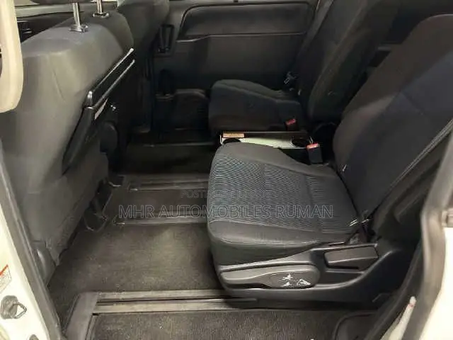 Toyota Noah 1.8 Front-Wheel Drive Hybrid (7 seater) 2021 Pearl