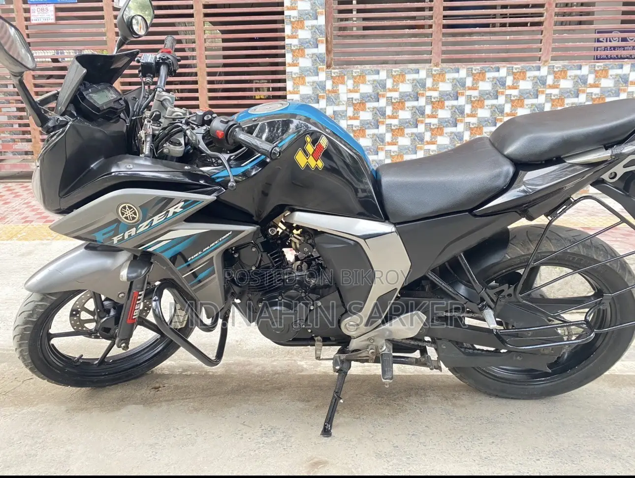ইয়ামাহা ফাজার এফআই ভি২ ২০১৭ কালো